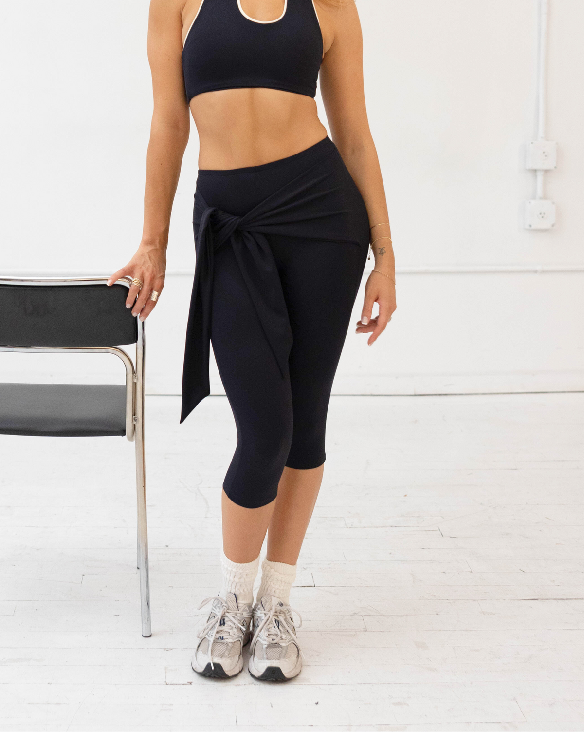 Tie Around Capri Leggings - Black