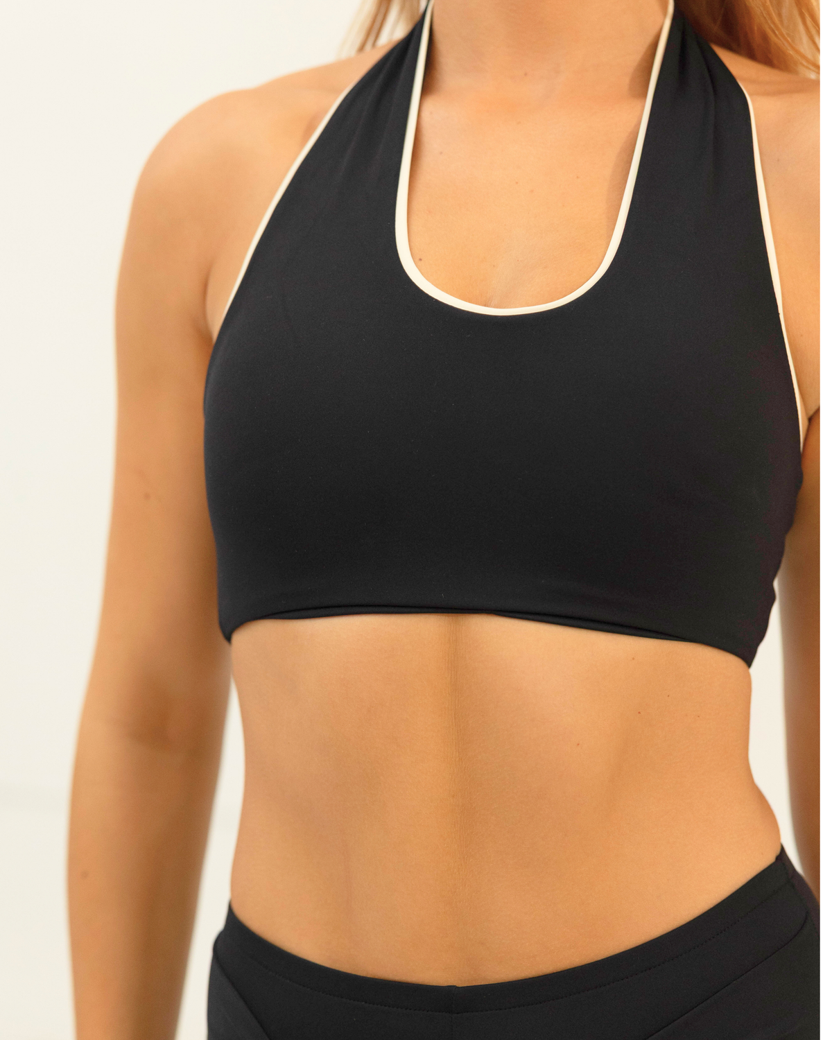 The Flatter Halter - Black/Ivory