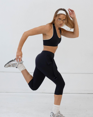 The Flatter Halter - Black/Ivory